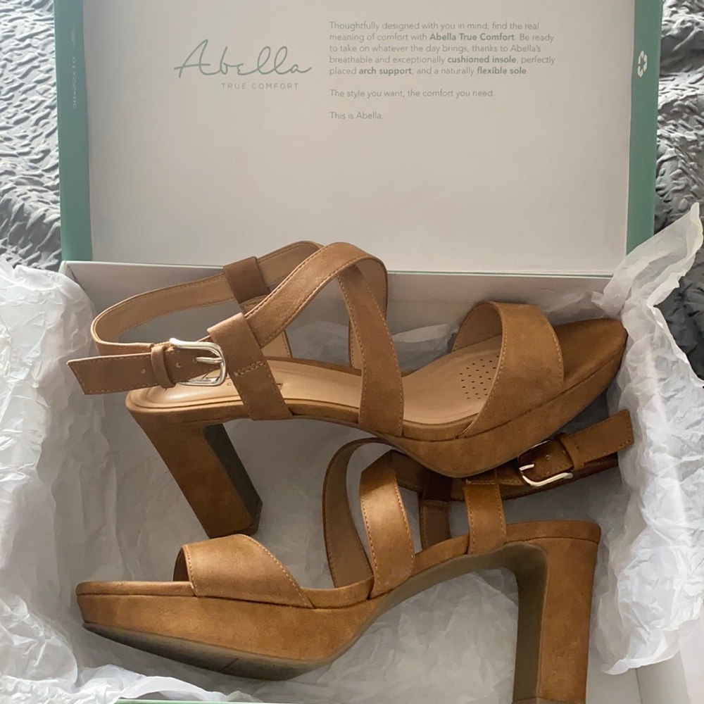 🔴 Abella True Comfort Strap Platform Suede Sandal